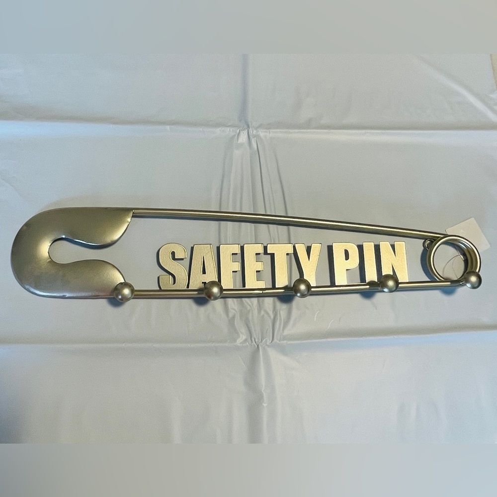 Oversized Safety Pin Metal Wall Decor Hook Hanger Gold Color ""NWT""